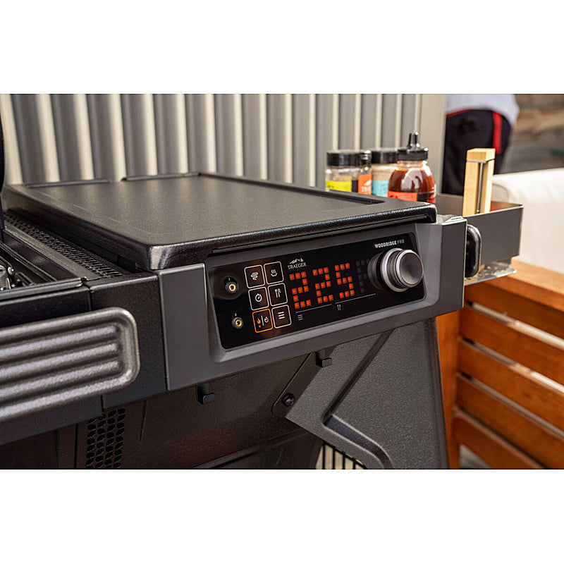 Traeger Woodridge Pro Pellet Grill