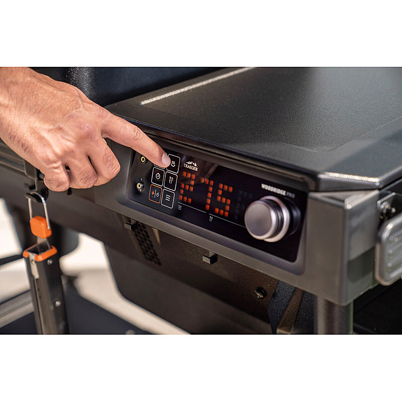 Traeger Woodridge Pro Pellet Grill