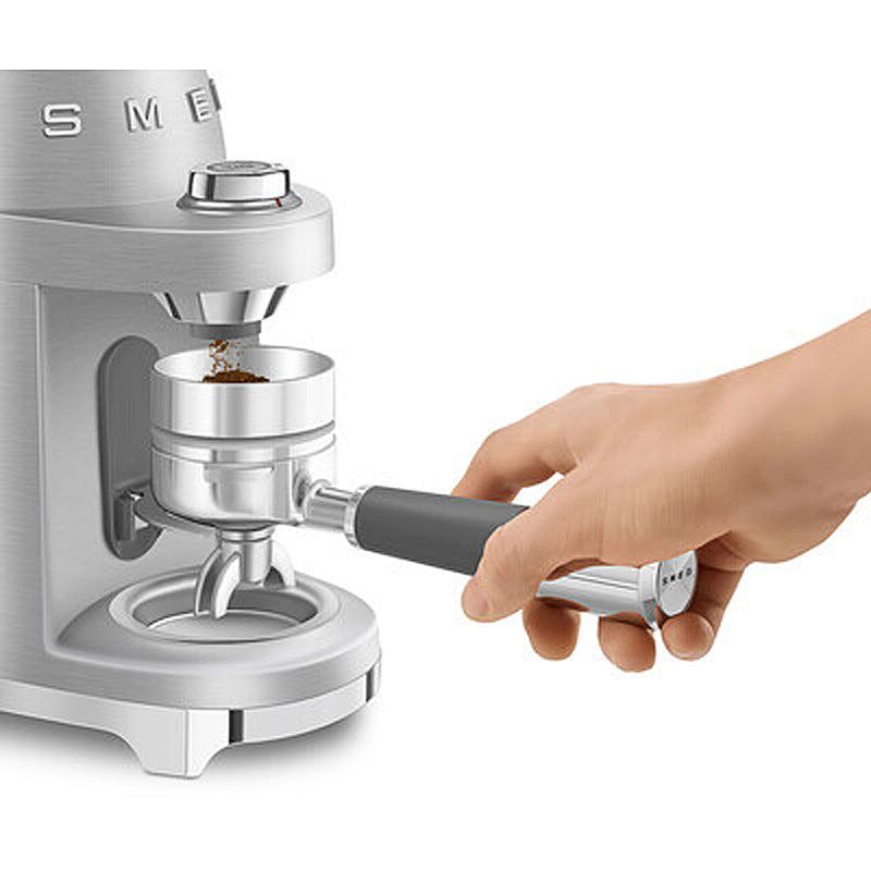 SMEG CGF02SSEU Kaffeemühle Farbe: Aluminium
