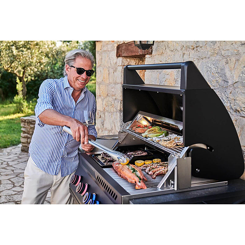 Napoleon Oasis Compact 106 Outdoor Kitchen – Matte Black with BIG32-1 & SIZZLE ZONE™