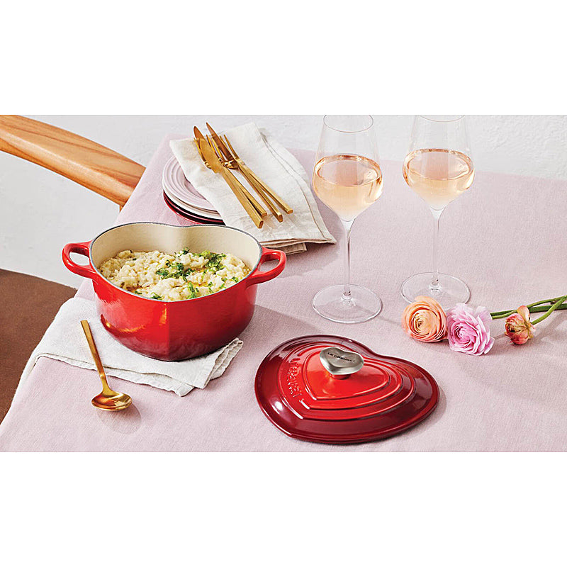 Le Creuset Herzbräter mit Herzknauf 20 cm Kirschrot