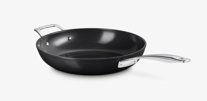 Le Creuset Essential Keramik-Antihaft Pfanne hoch 28 cm mit Gegengriff