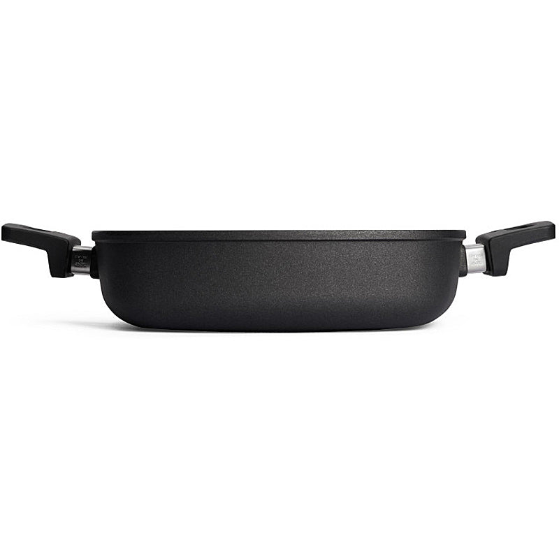 WOLL NOWO INDUCTION LINE cast iron pan, square 28 x 28 cm; 6.5 cm high; with 2 side handles 628-2IL