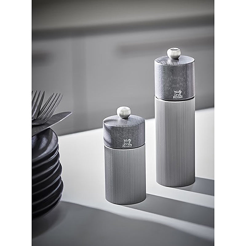 Peugeot LINE Carbon/Graphite - 18 cm pepper mill
