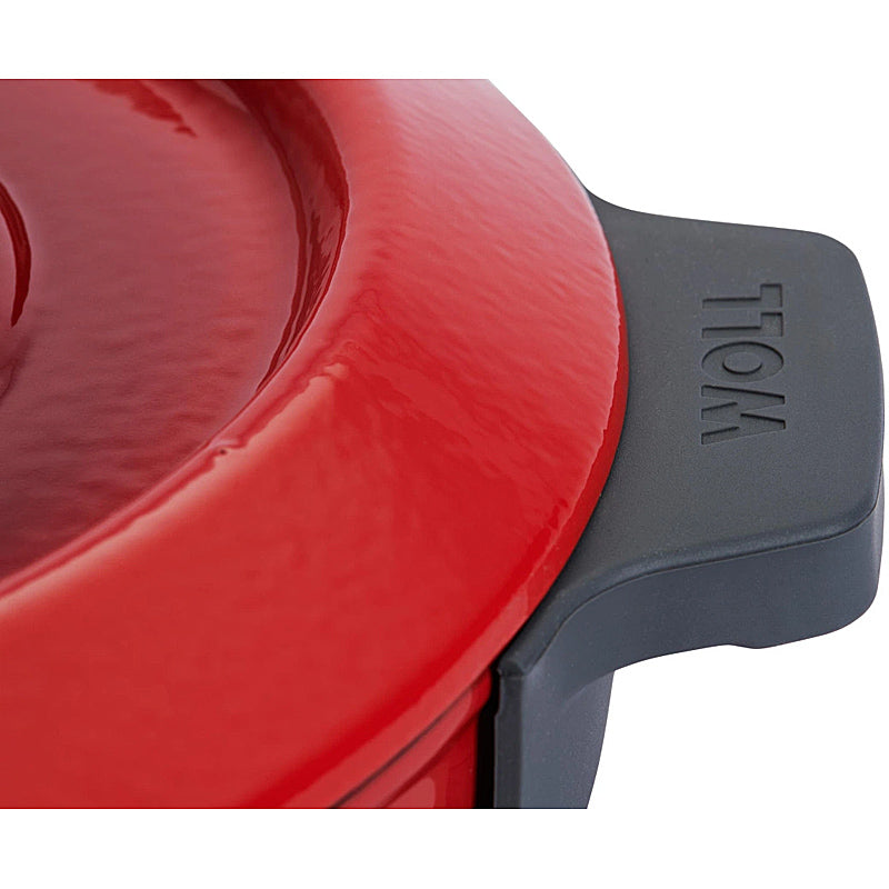 WOLL Kasserolle 28cm Gusseisen mit Silikongriffschutz 3,7l Chili Red 828CI-010