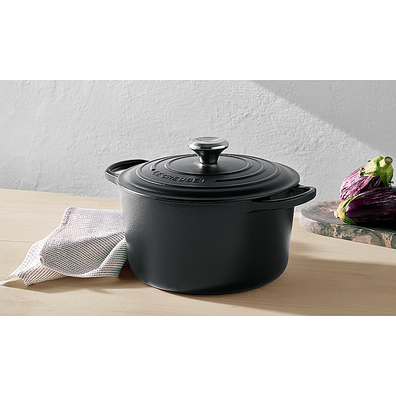Le Creuset Signature roasting pan, 24 cm high, matte black inside & out