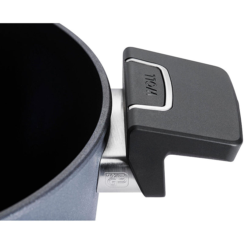 WOLL NOWO INDUKTION LINE-Gusstopf, 24 cm Ø; 12 cm hoch; 4,5 Liter; mit 2 Seitengriffen; inkl. Sicherheitsglasdeckel 124ILL