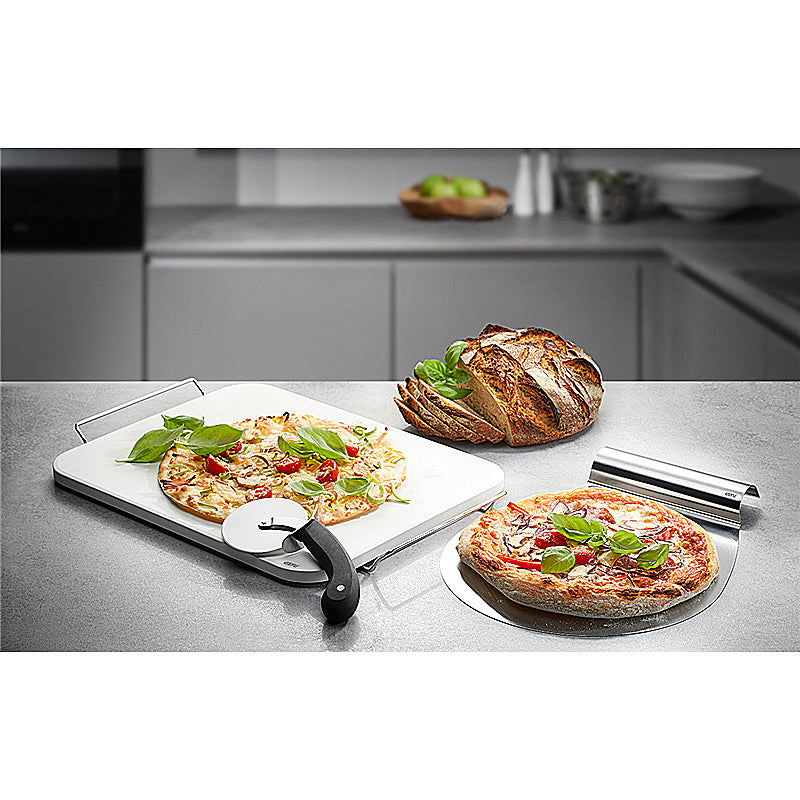 Gefu Set: Pizzastein DARIOSO mit Gestell + Pizzaschneider + Pizza-Schieber 89534
