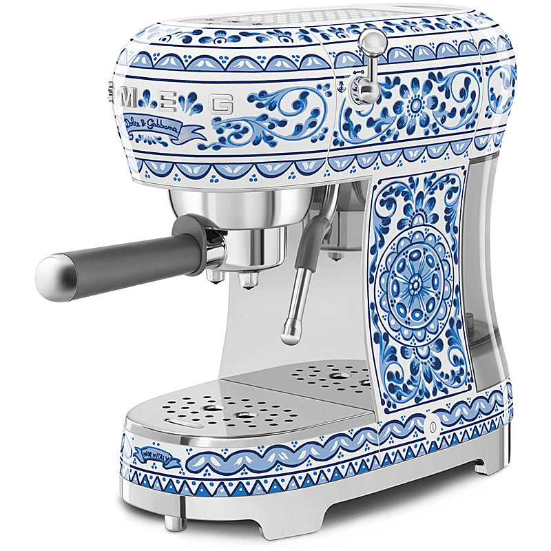 SMEG ECF02DGBEU Dolce & Gabbana Blu Mediterraneo, Espresso-Kaffeemaschine, Siebträger, 15 bar, Thermoblock-Heizsystem