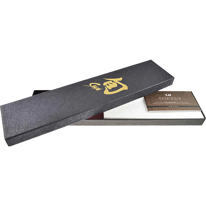 KAI Shun Classic Set – Steakmesser 12 cm mit Steakbrett aus Eiche