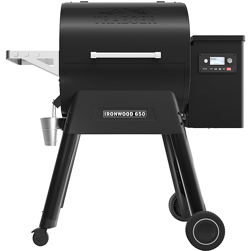Traeger IRONWOOD 650 - BLACK Pellet Grill in Set Protective Cover &amp; Front Shelf