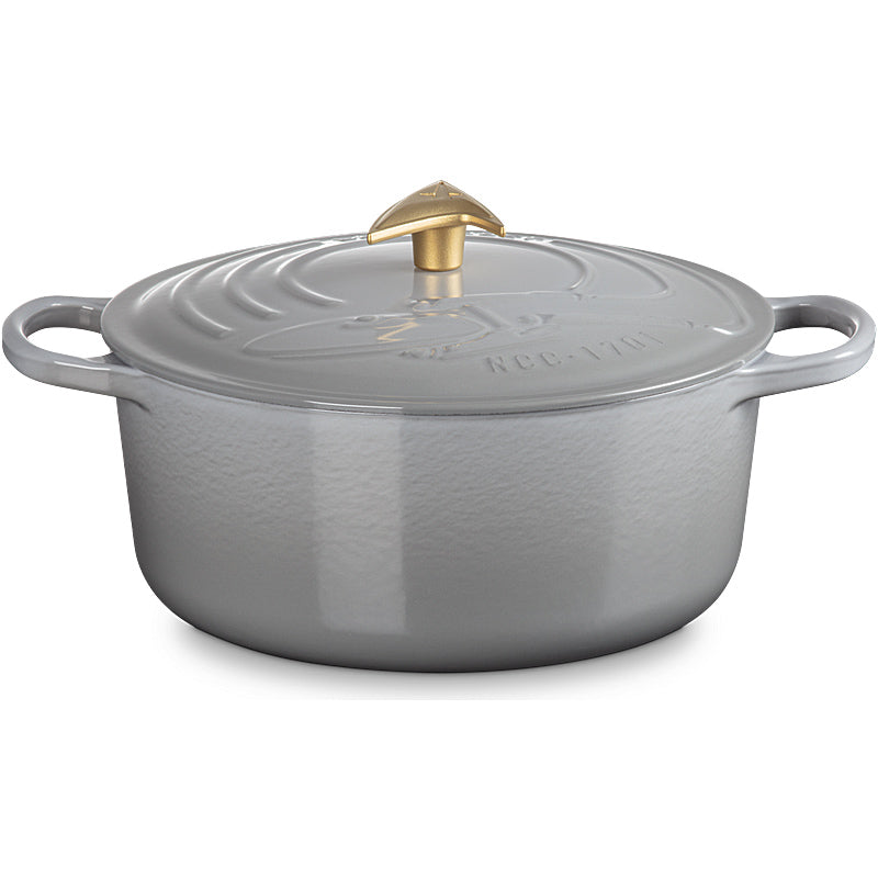 Le Creuset Enterprise Bräter mit Sternenflotte-Delta Deckelknopf  26cm Perlgrau aus Gusseisen