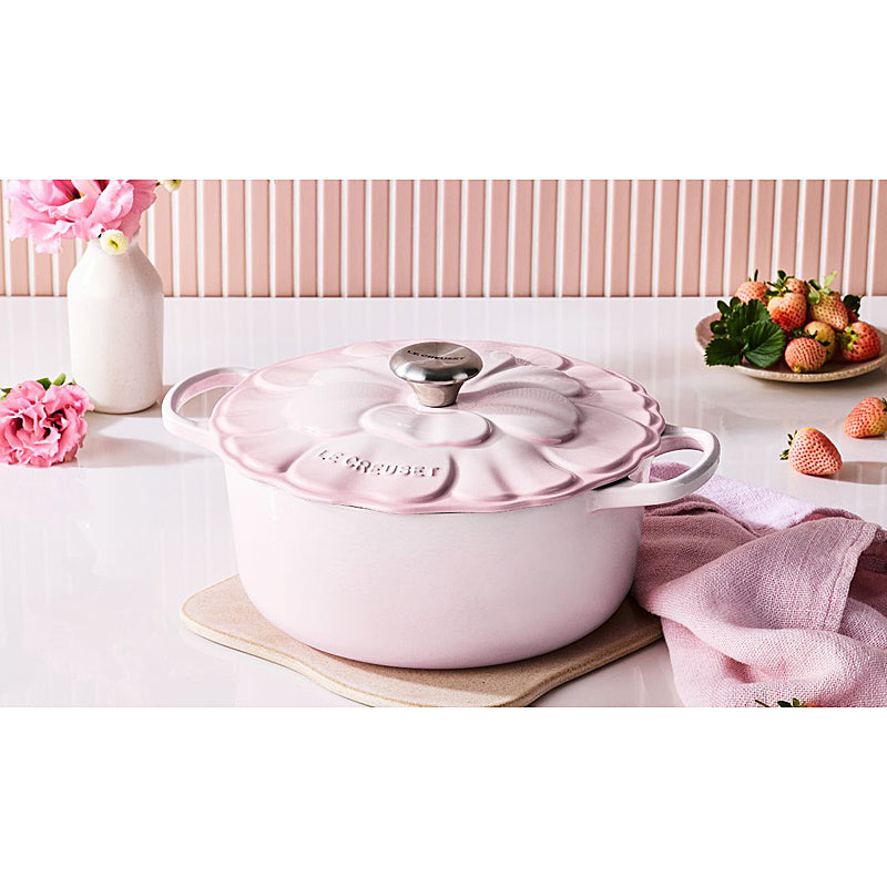 Le Creuset Bräter Signature Blume 26 cm Shell Pink