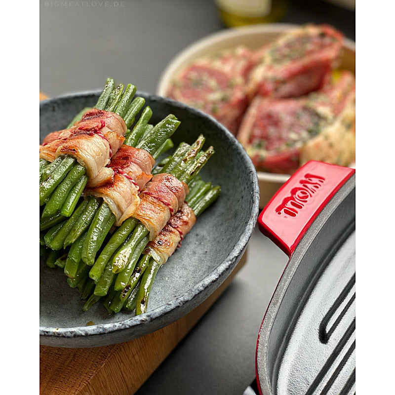 WOLL Guss-Steakpfanne, viereckig, mit Rillen, inkl. Steakpresse und Silikongriffen - 24x24 cm, Chili Red 624-2CI-010