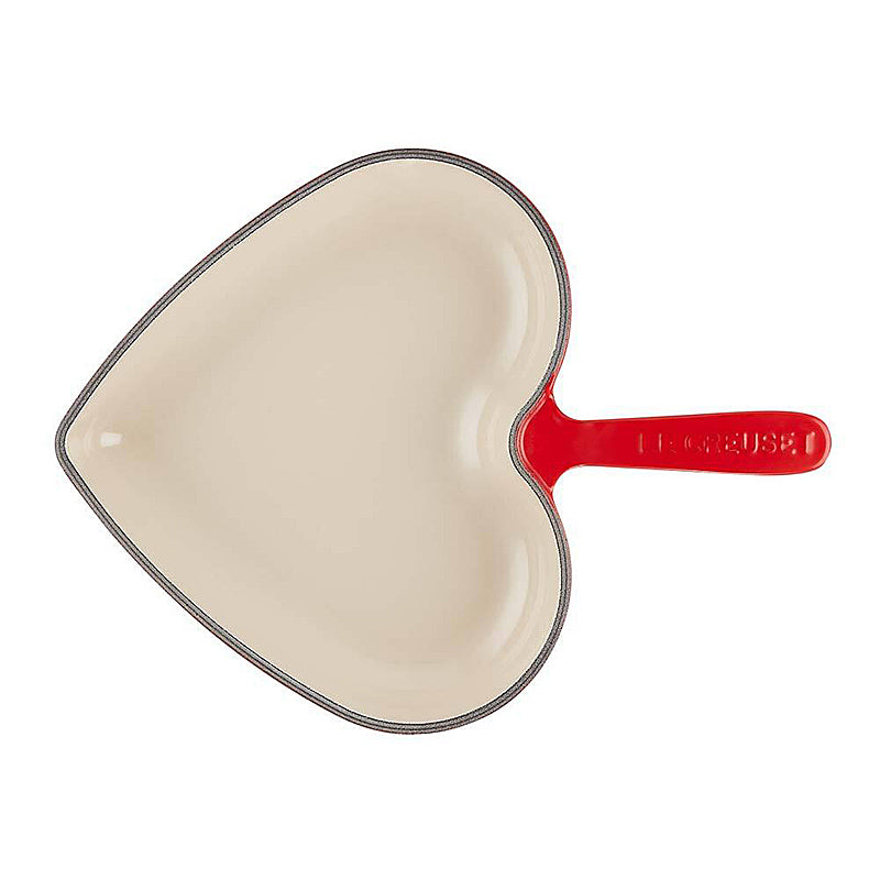 Le Creuset Brat- und Servierpfanne in Herzform 26 cm Kirschrot