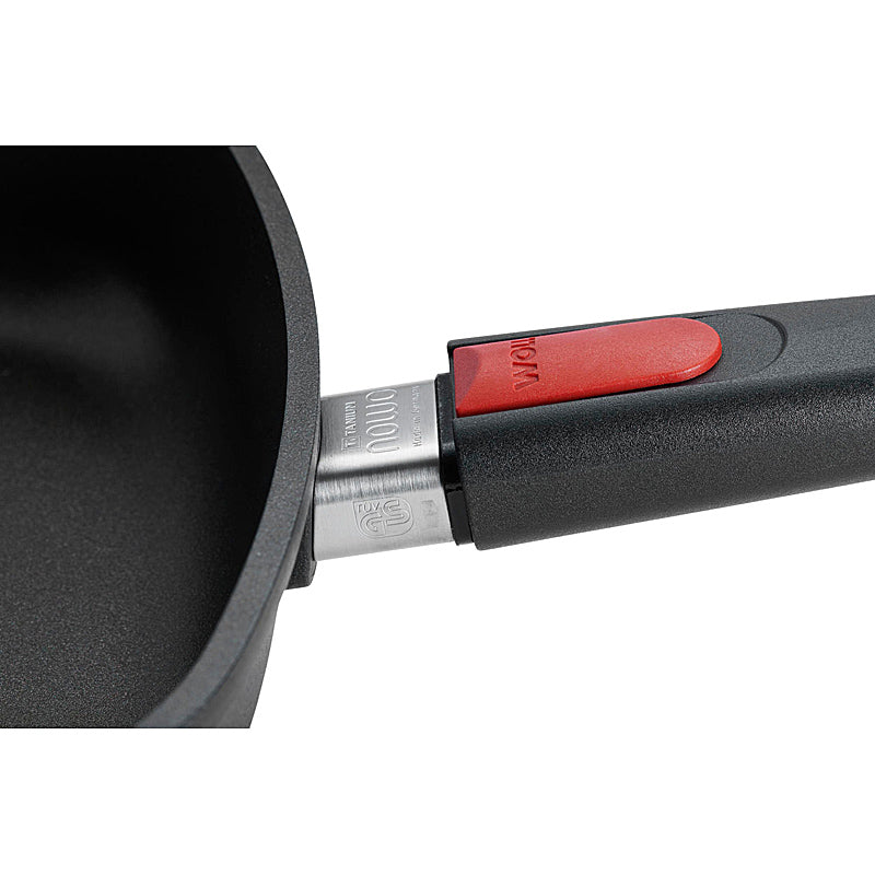 Woll Nowo-Titanium induction set consisting of a flat pan, 6.5cm high, 
26x26cm, removable handle, incl.
 matching safety glass lid in
 attractive gift box 1626ILL