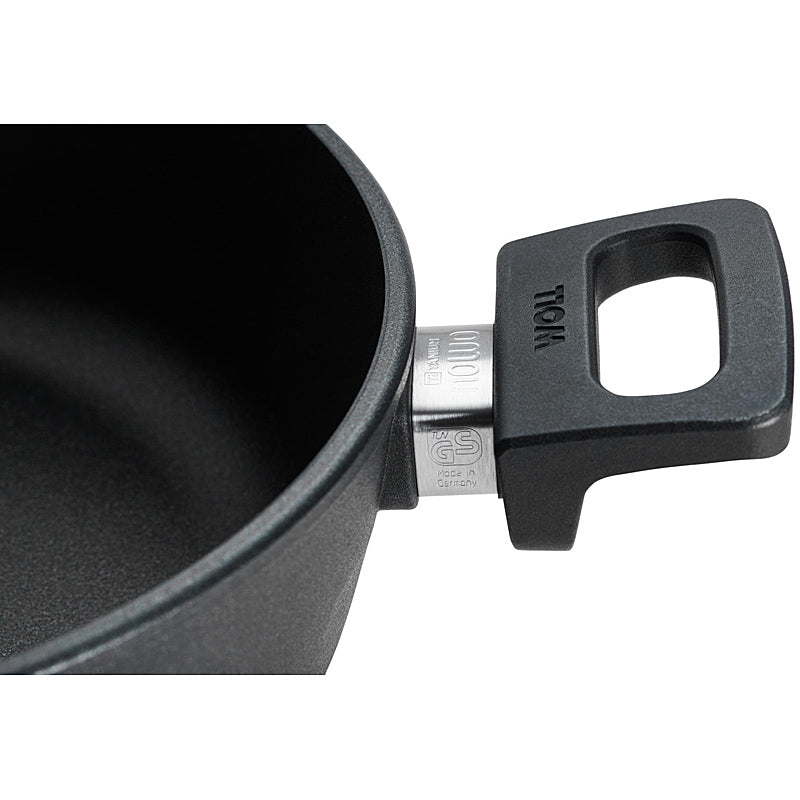 WOLL Nowo Guss-Kasserolle, 32 cm Ø; 8 cm hoch; 5,5 Liter;  mit 2 Seitengriffen 832N