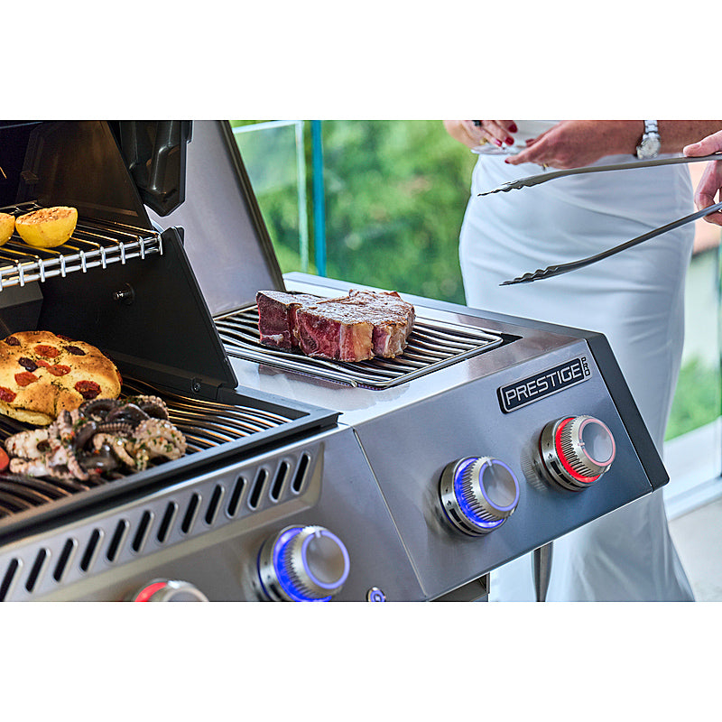 Napoleon Prestige PRO 665 Connected Flaggschiff Edelstahl Gasgrill inkl. Drehspieß