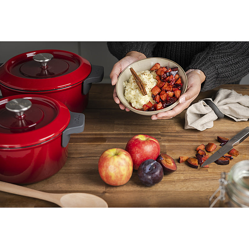 WOLL Kasserolle 24cm Gusseisen mit Silikongriffschutz 4,2l 124CI-010 Chili Red