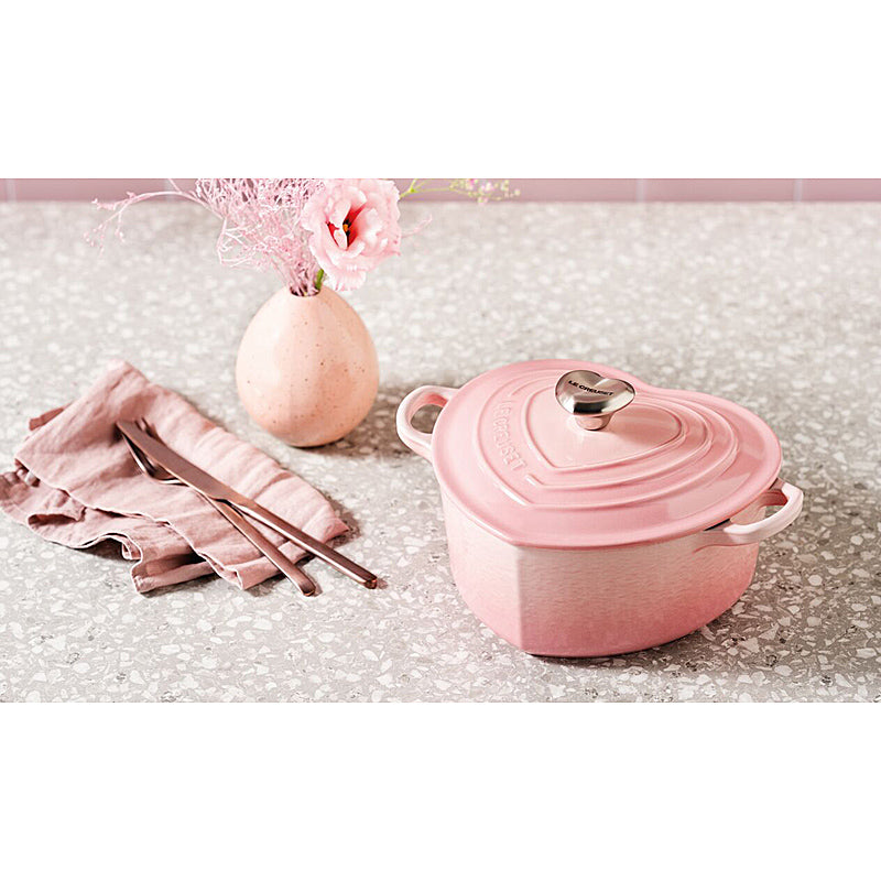 Le Creuset Herzbräter mit Herzknauf 20 cm Shell Pink