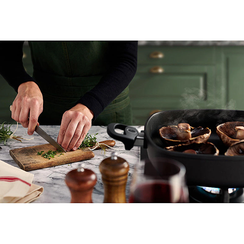 WOLL Nowo Guss-Servierpfanne, viereckig 28 x 28 cm; 7 cm hoch; 2 Seitengriffe 628-2N