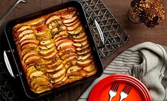 le-creuset-alu-pfannen-apfel