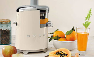 smeg-entsafter-creme