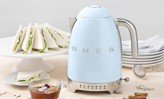 smeg-wasserkocher-pastellblau