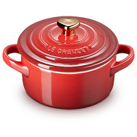 Le Creuset Mini Cocotte Kirschrot mit Herzknopf