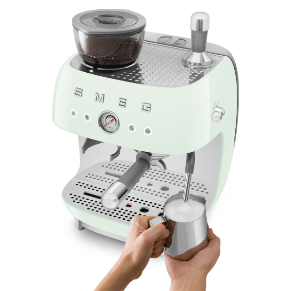 SMEG EGF03PGEU Kompakte Siebträgermaschine mit integrierter Kaffeemüh,  769,95 €