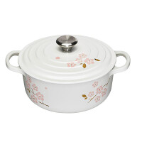 Le Creuset Br&auml;ter rund Signature 20 cm, 
Wei&szlig; mit Sakura-Dekor